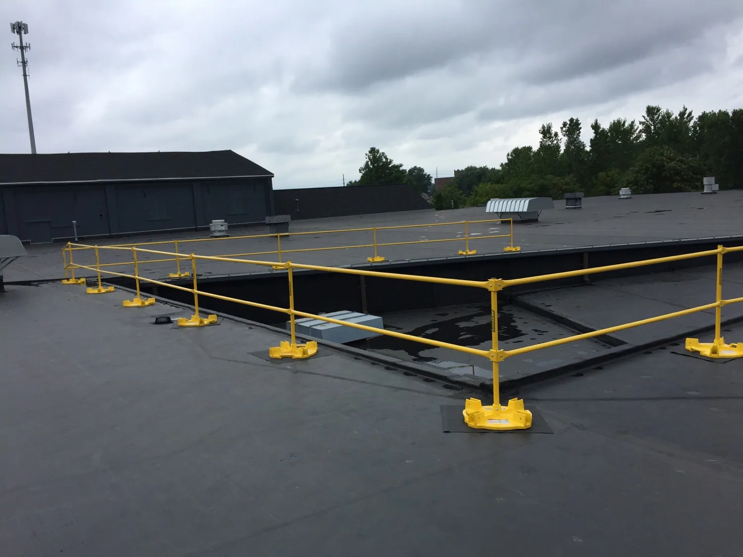 KEE Commercial Roofing in Sterling Heights, MI
