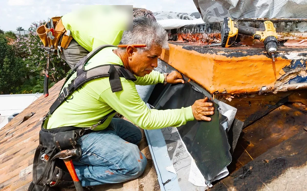 24/7 Emergency Commercial Roof Repair in Sterling Heights, MI